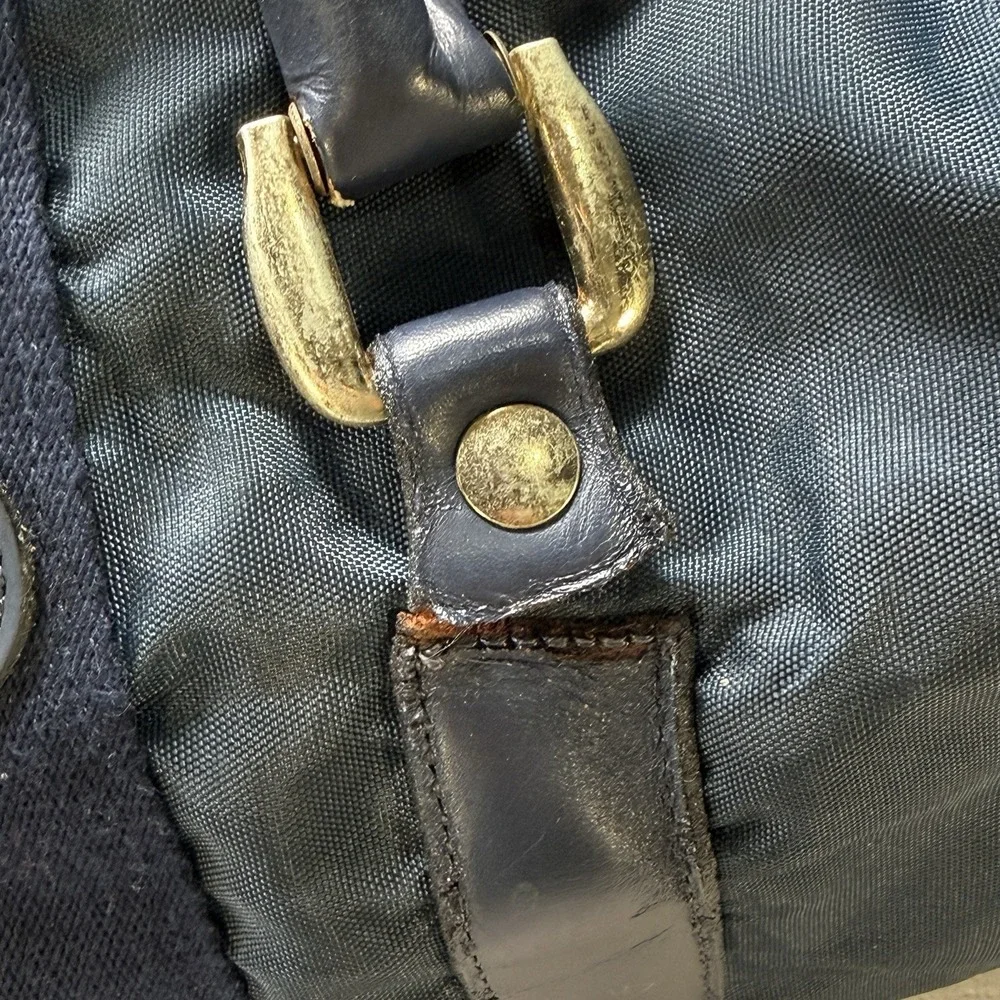 Lark + Grey details •brand